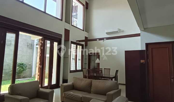 Awesome Luxury House In Sutra Duta 2