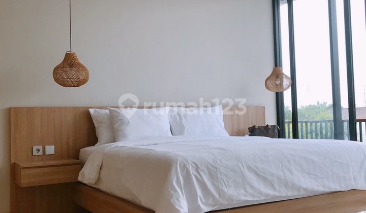 Villa Menakjubkan Berfurnitur Lengkap dengan Pemandangan Sawah