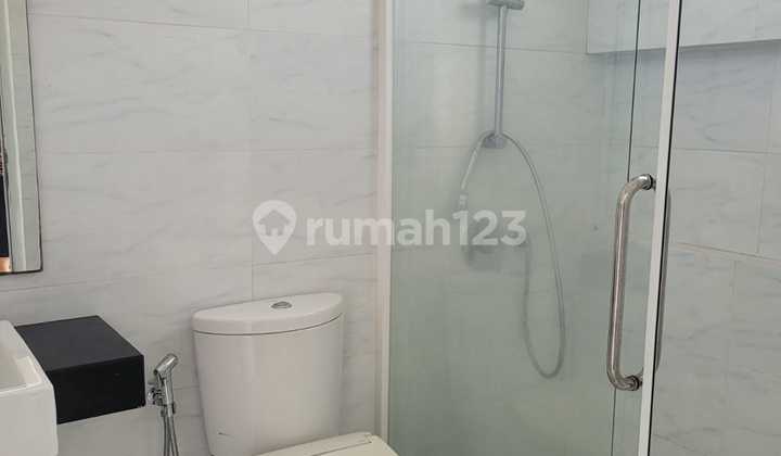 Neat and Ready-to-Use House in the West Europe Cluster, Green Lake City 2