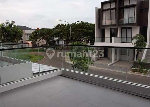 Rumah Golf Island Cluster Harmoni 3 Lantai Minimalis di Jakarta Utara Siap Huni 2