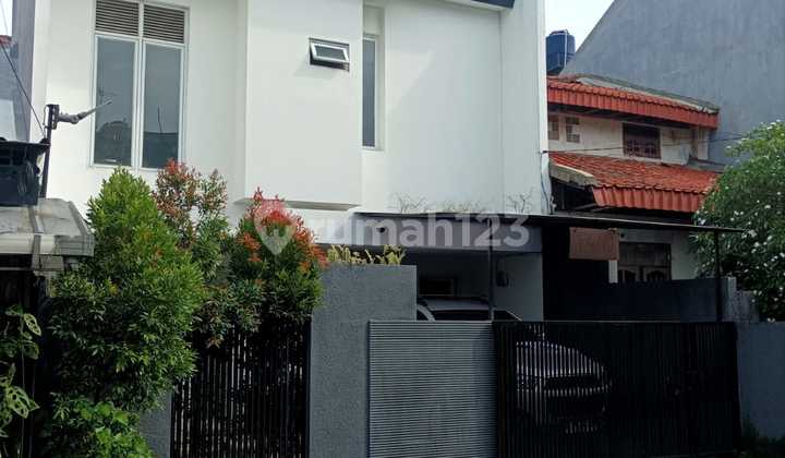 Rumah Bagus Rapih Siap Huni di Komplek Duren Sawit Jakarta Timur 1