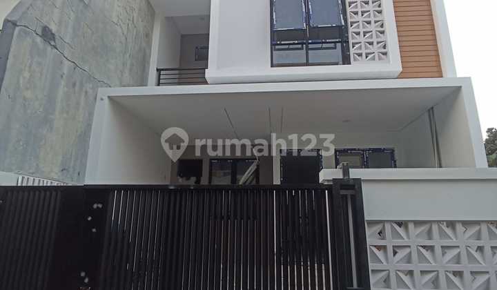 Dijual Rumah Bagus Di Komplek Pondok Bambu, Jakarta Timur Dijual Rumah Bagus Di Komplek Pondok Bambu, Jakarta Timur