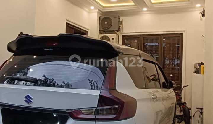 Dijual Cepat Rumah Siap Huni 3 Lantai di Harapan Indah Bekasi 2