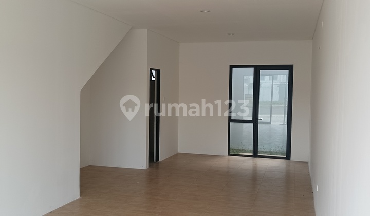 Strategic 3-Storey Shop House for Rent at Park Avenue Serpong - East Facing, Near BSD & Gading Serpong! 2