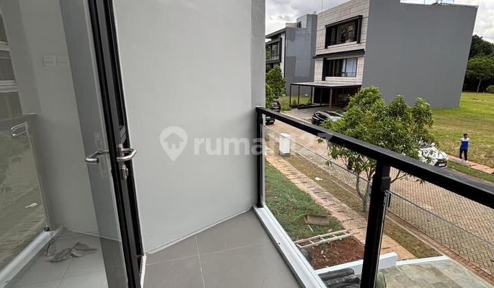 Rumah Modern 2,5 Lantai Di Puri Botanical – Cluster Magnolia, Jakarta Barat 2
