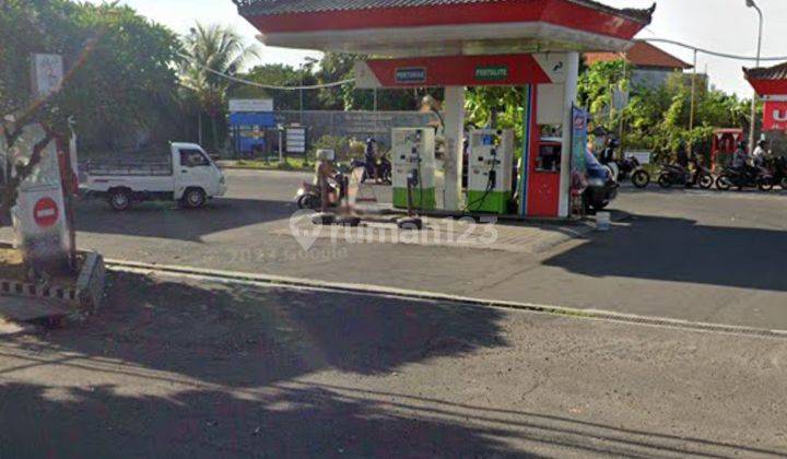 Pertamina gas stations are still operating in Singaraja, Bali 2