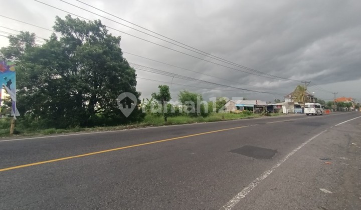 The main road land of Tirta Tawar Ubud Bali