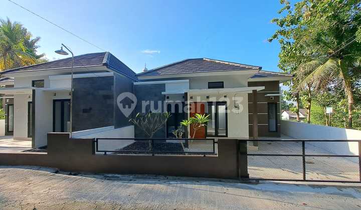 New House in a Developing Area, Beautiful, Cool, Safe, Comfortable Environment. Nice House with SHM in Chocolate Monggo, Bangunjiwo, Kasihan, Bantul, Special Region of Yogyakarta, Indonesia, 55184, Bantul.