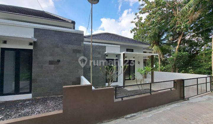Rumah Baru Cantik Modern Minimalis Di Area Berkembang Bangunjiwo Bantul Yang Sejuk, Asri, Aman Dan Nyaman Rumah Bagus SHM di Musholla At - Taqwa, Jl. Salakan, Bangunjiwo, Kasihan, Bantul, Daerah Istimewa Yogyakarta, Indonesia, 55184, Bantul 2