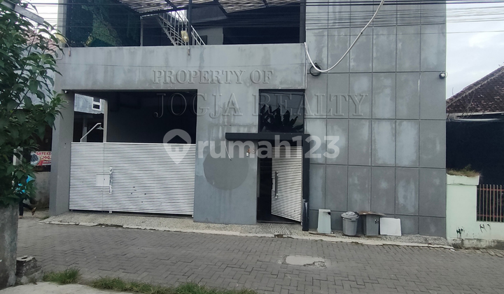 Luxurious 3-Story House with Beautiful City View in Jogja City for Sale at a Low Price