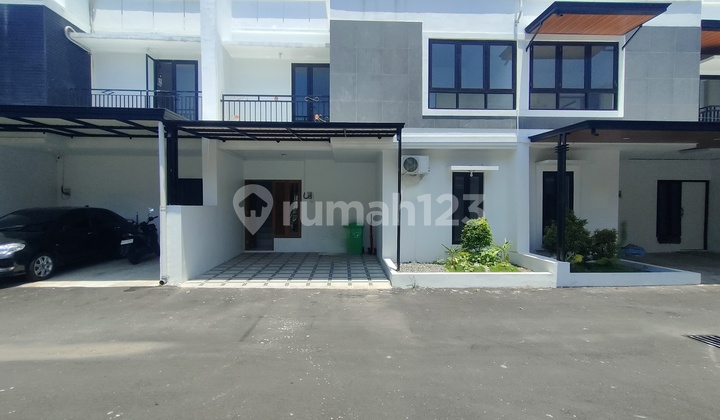 Rekomendasi Rumah Villa Cantik One Gate System Lokasi Strategis Hanya Selangkah ke Beberapa Kampus Ternama di Jogja