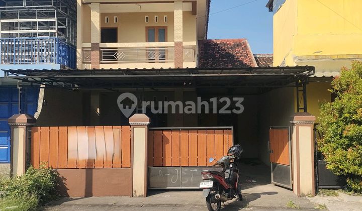 Secondary 1.5-Story House Located by the Main Road and Near Famous Tourist Destinations in Bantul