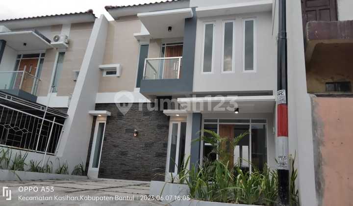 For Sale: Super Beautiful Modern House with 2 Free AC Units, Just One Step Away from Unjaya Medicine Yogyakarta For Sale: Super Beautiful Modern House with 2 Free AC Units, Just One Step Away from Unjaya Medicine Yogyakarta