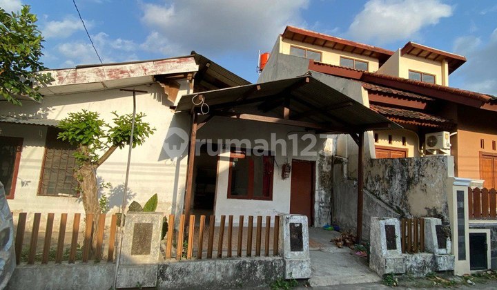 Land for Sale with Bonus House in the Center of Yogyakarta City 2