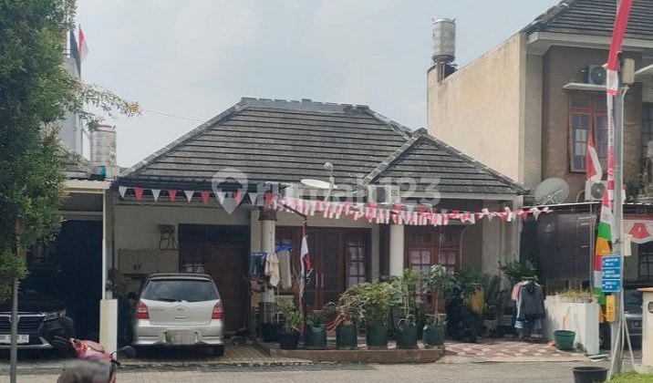 Beautiful House with Swimming Pool View in Gated Community in Bantul Yogyakarta Beautiful House with Swimming Pool View in Gated Community in Bantul Yogyakarta