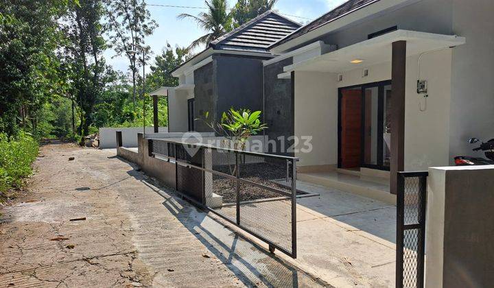 Rumah Baru Cantik Hanya Selangkah Ke Masjid Di Lingkungan Berkembang Bangunjiwo Yang Asri@ Sejuk@ Aman Dan Tenang 1