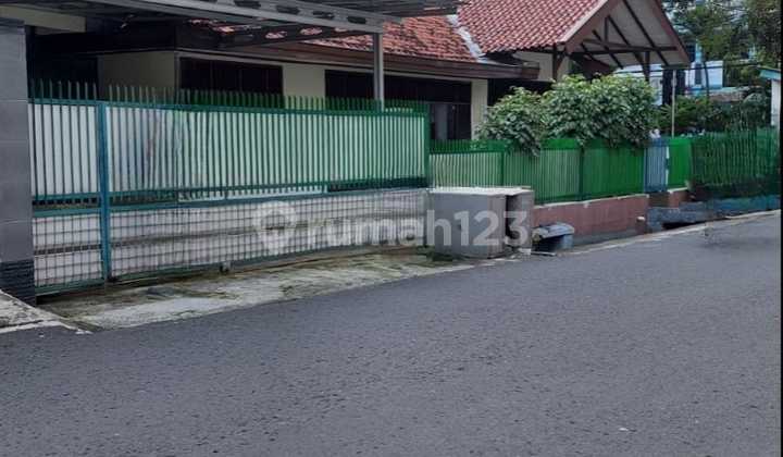 Dijual Rumah + Kos2an di Tomang Jakarta Barat Dijual Rumah + Kos2an di Tomang Jakarta Barat