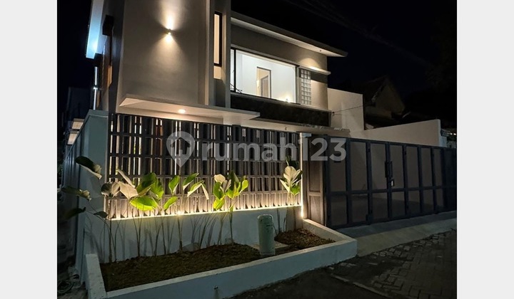 Rumah Minimalis dengan Desain Modern di Kencana Loka Bsd