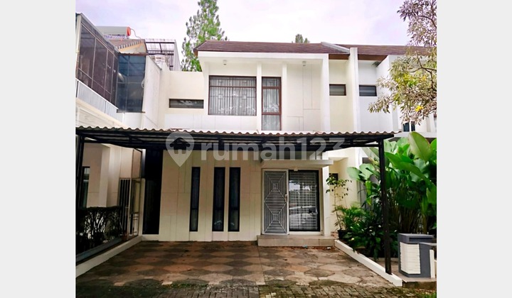 Beautiful Neat Semi Furnished Foresta Foglio Bsd House, South Tangerang