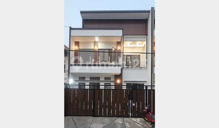 Rumah Baru Modern Minimalis di Nusa Loka Bsd, Tangerang Selatan