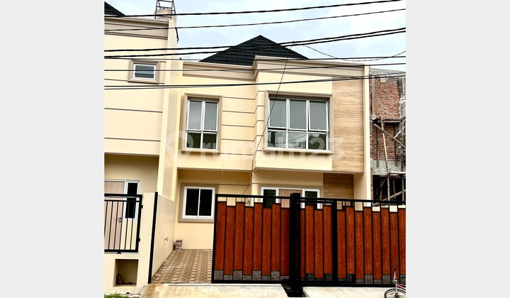 House (Brand New) 2 Floors in Gading Serpong Sector, Tangerang 1