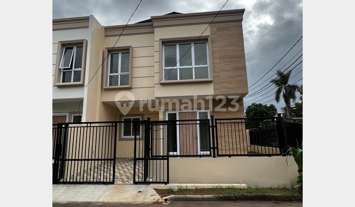 Rumah (Brand New) Hook di Gading Serpong Sekto, Tangerang