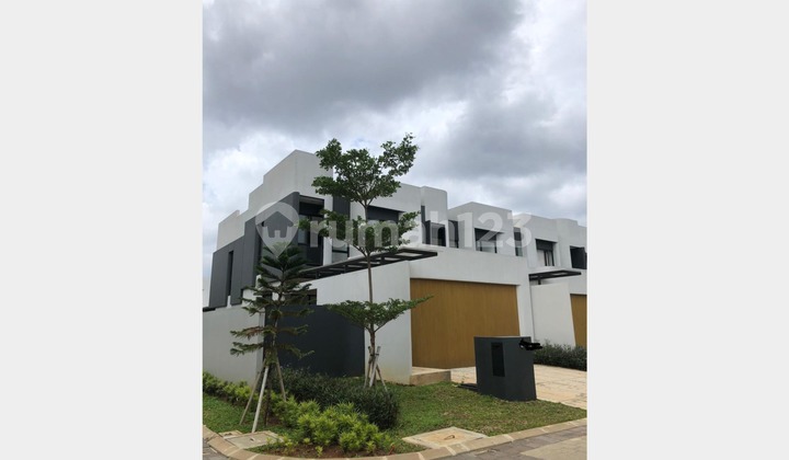 Beautiful House Position Hook The Grove At Shila Sawangan, Depok