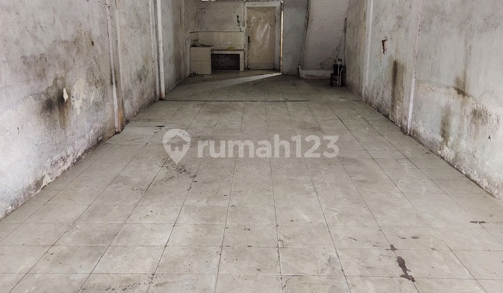 2½ Storey House. Price Can Be Adjusted. Suitable for Any Business Use Including Culinary. Located in the City Center. Close to Market, School, Hospital, Mall/Plaza, and Near the Train Station. Near Night Culinary Spots. 2½ Storey House. Price Can Be Adjusted. Suitable for Any Business Use Including Culinary. Located in the City Center. Close to Market, School, Hospital, Mall/Plaza, and Near the Train Station. Near Night Culinary Spots.