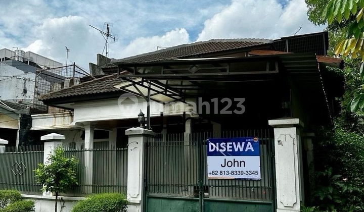 Rumah 3 Kamar Ada Taman Depan Di Pondok Indah Fz