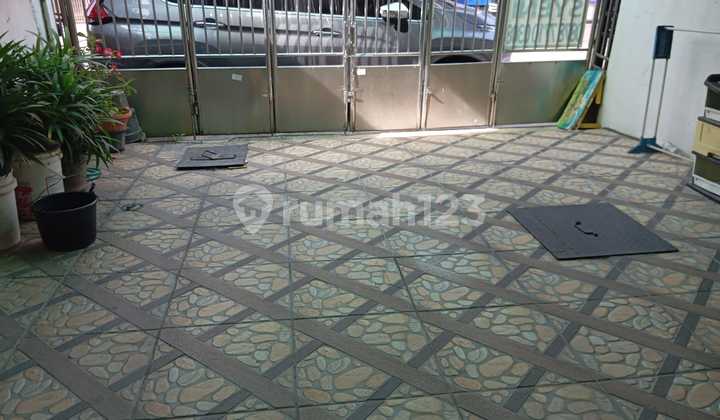 For Sale Cheap House in Kelapa Molek (Kelapa Gading) 2