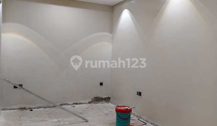 Disewakan Rumah 1 1/2 Lantai Citra 5 Kalideres 2
