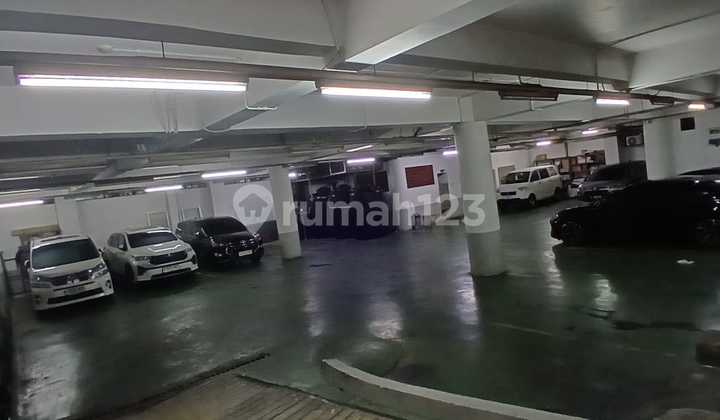 Dijual Gedung Perkantoran 6 Lantai Tomang