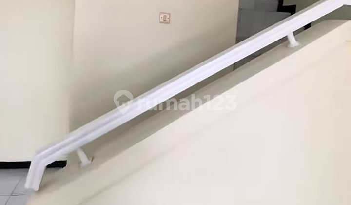 For Rent 2-Story House in Taman Palem, West Jakarta 2