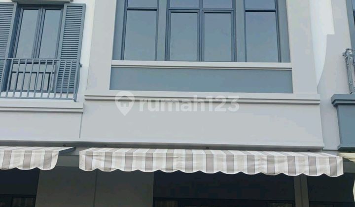 New Shop House Near the Lake