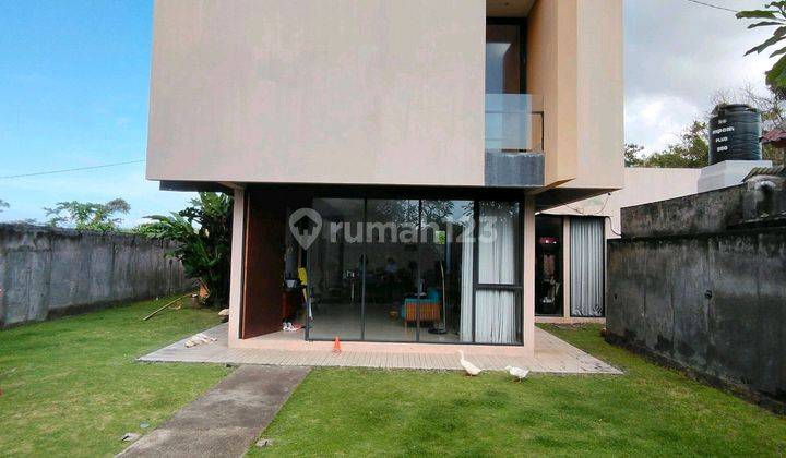 Villa Mewah sangat strategis view pantai di Pantai Gumicik Gianyar Bali 1