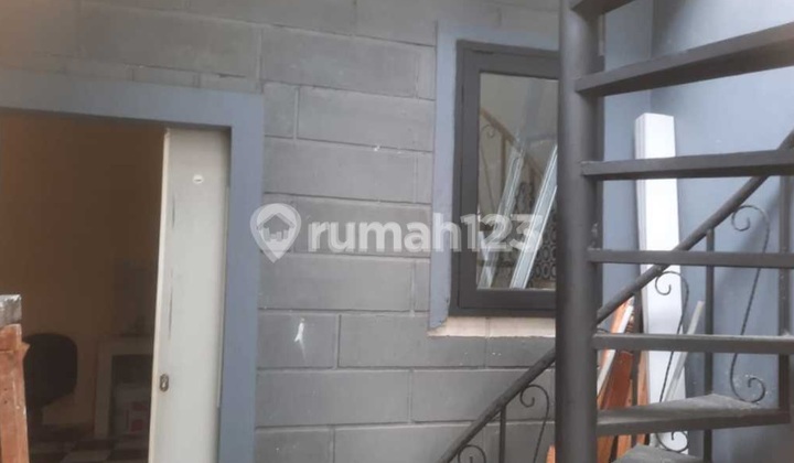 House Area 112, Tidy 1.5 Floors Ready to Occupy in Legenda Wisata 2