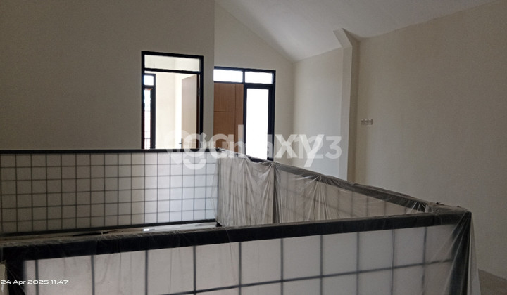 SEWA RUMAH GRESS 2 LANTAI SIAP HUNI MEDOKAN ASRI ( TURUN HARGA) 2