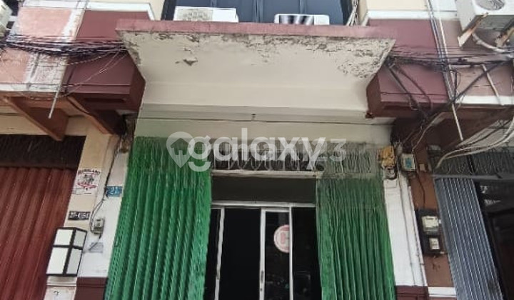 Jual Cepat Rukan 4 Lantai Semi Furnish untuk Kantor dan Hunian Rungkut Makmur