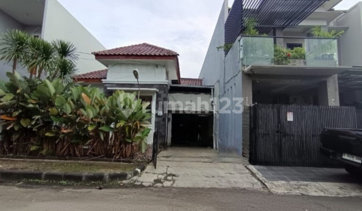 For Sale: House Includes 5 AC Units, Prime Serene Location, Ready to Occupy, Purimas Rungkut. 1