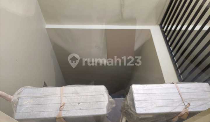 Dijual Rumah di Malibu Village Gading Serpong 2
