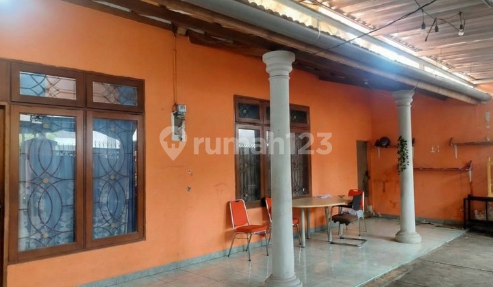 Rumah Pinggir Jalan Raya Cocok untuk Usaha atau Kantor Rumah Pinggir Jalan Raya Cocok untuk Usaha atau Kantor