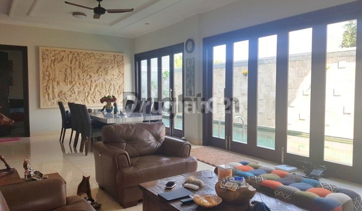 Rumah Private Pool Posisi Hook Cakung Jakarta Timur 2