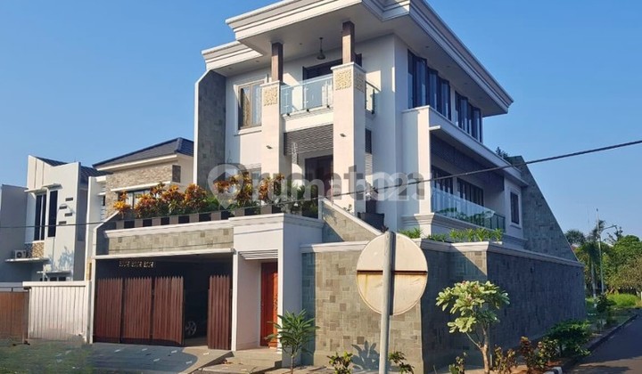 Rumah Private Pool Posisi Hook Cakung Jakarta Timur Rumah Private Pool Posisi Hook Cakung Jakarta Timur