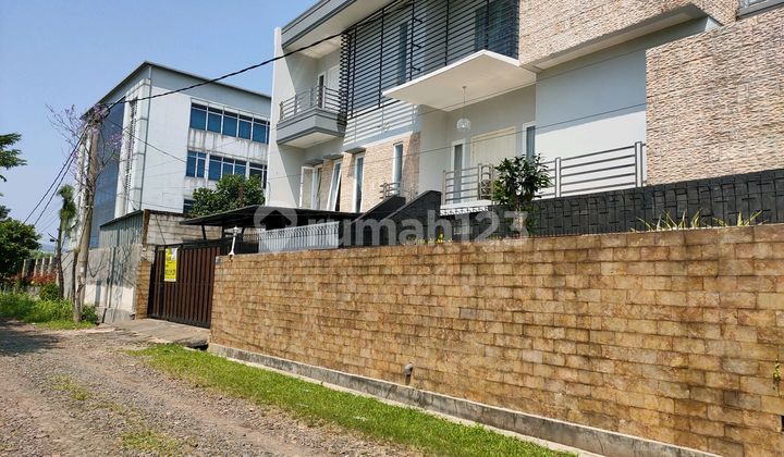 For Rent Large House Near Sentul Toll Road With Swimming Pool