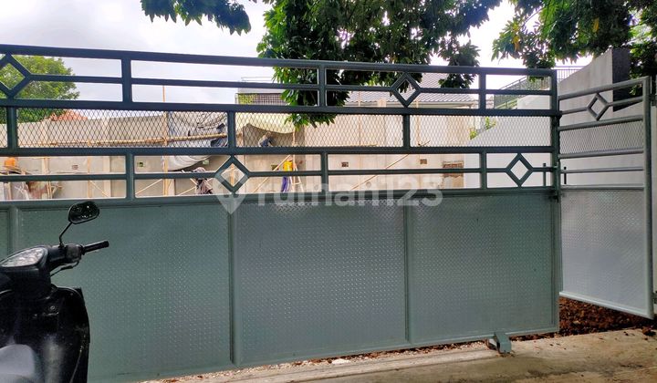 Land for Rent in the City Center Near 2 Toll Gates, 2-Lane Road, Suitable for Culinary Business, etc. Land for Rent in the City Center Near 2 Toll Gates, 2-Lane Road, Suitable for Culinary Business, etc.