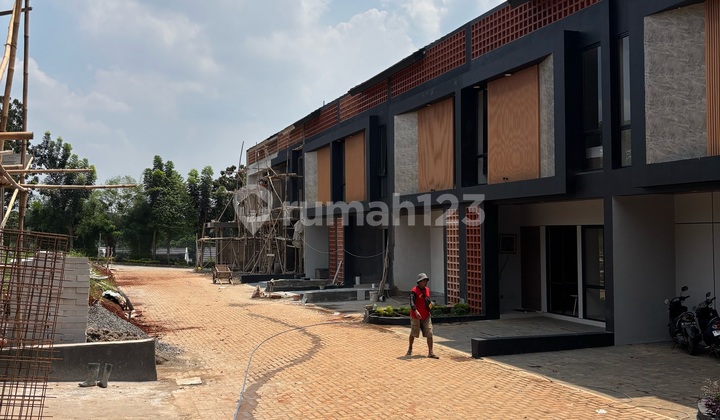 Rumah Baru 3 Lantai Strategis Bebas Biaya Biaya Rumah Baru 3 Lantai Strategis Bebas Biaya Biaya