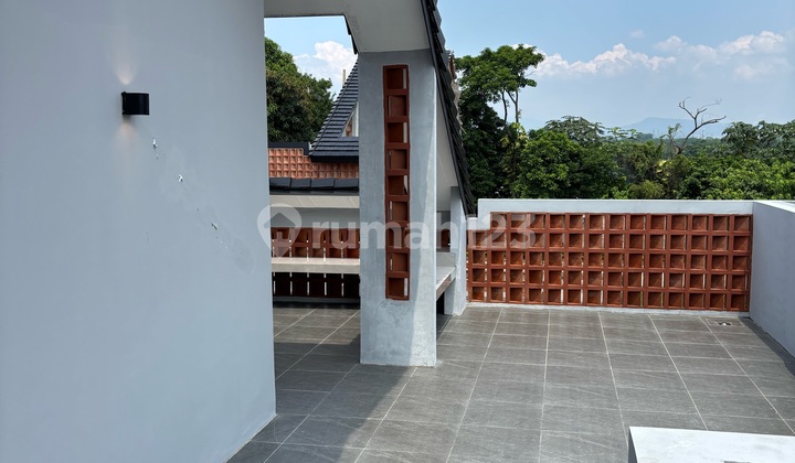 Rumah Baru 3 Lantai Premium Lokasi Strategis Dekat Tol Jagorawi 2