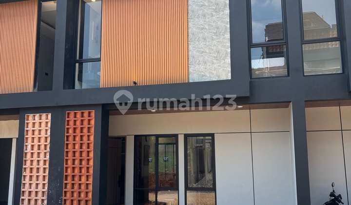 Rumah Baru 3 Lantai Strategis Bebas Biaya Biaya 2