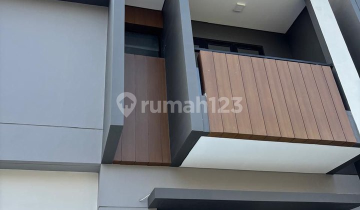 Rumah Baru & Modern Di Cluster Regia, Summarecon Crown Gading 2