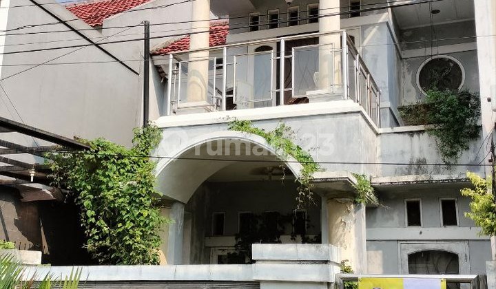 Rumah Grand Galaxy City 2 Lantai Strategis Di Boulevard